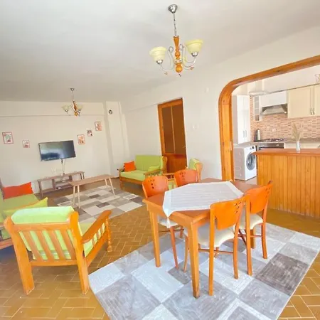 Appartement 3 Minutes To Calis By Walking, 3 Bedrooms