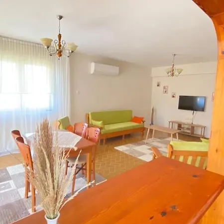 Appartement 3 Minutes To Calis By Walking, 3 Bedrooms Fethiye