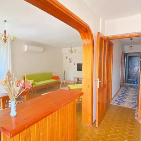 3 Minutes To Calis By Walking, 3 Bedrooms Appartamento