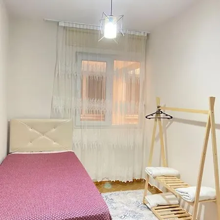 3 Minutes To Calis By Walking, 3 Bedrooms Appartamento
